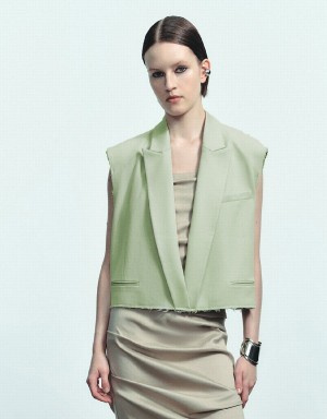 Women's Urban Revivo Cropped Peaked Lapel Blazers Green | JMB2354YB