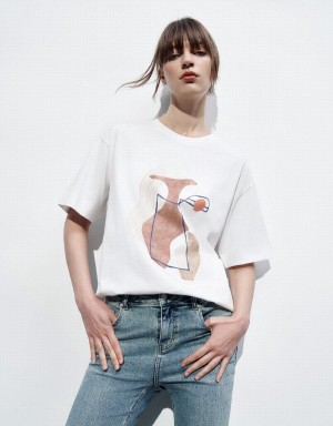 Women's Urban Revivo Printed Crew Neck Loose T Shirts White | SHH2399TQ