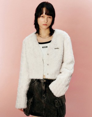 Women's Urban Revivo V-Neck Furry Coats White | SKF752GL