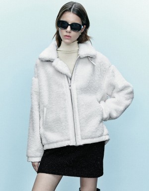 Women's Urban Revivo Zipper Front Furry Coats White | ODR2321NL