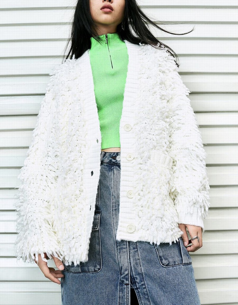 Women's Urban Revivo Furry V-Neck Knitted Cardigan White | DJL5875KN