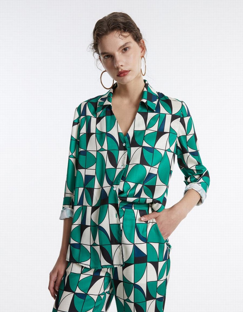 Women\'s Urban Revivo Geometric Print Shirts Green | NTO4054XV