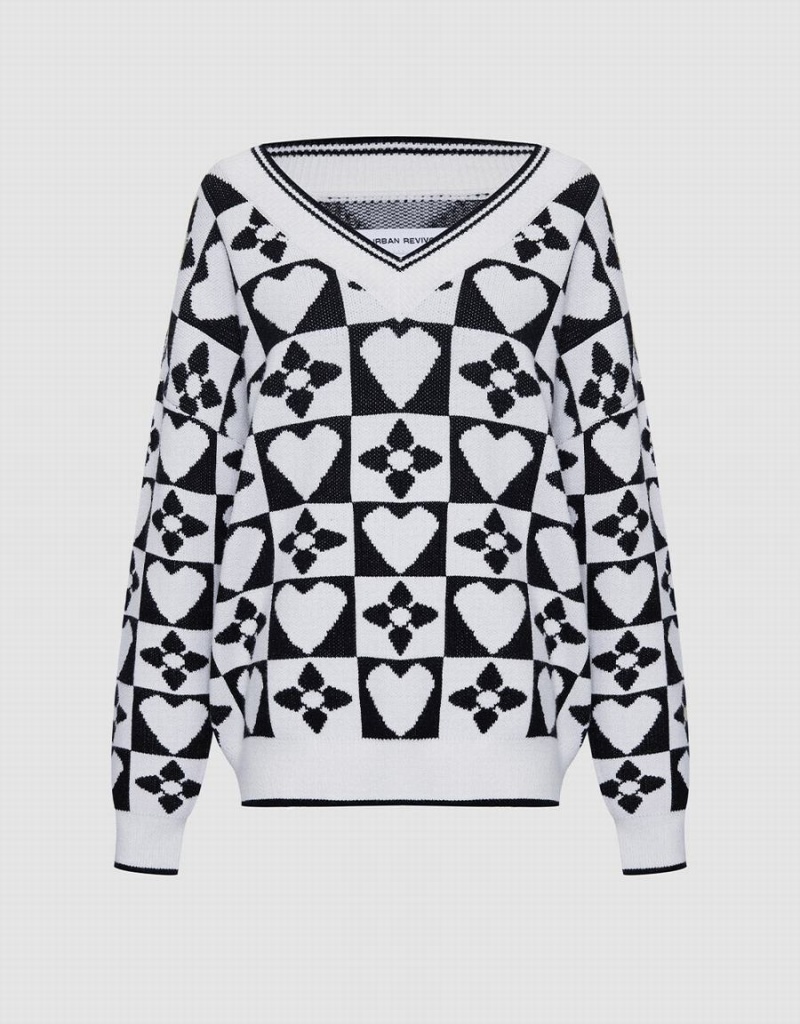 Women\'s Urban Revivo Heart & Checkered Pattern Sweaters Grey | XQG7281DO