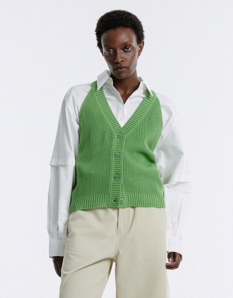 Women\'s Urban Revivo V Neck Knit Cardigan Green | VOC2115GD